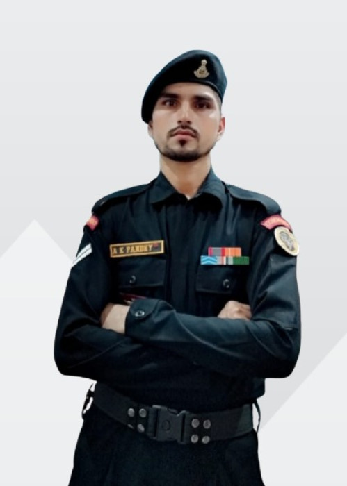 सैदपुर क्षेत्र के नरायनपुर ककरही निवासी अनुज पाण्डेय का सेना में धर्मगुरू के पद पर हुआ चयन