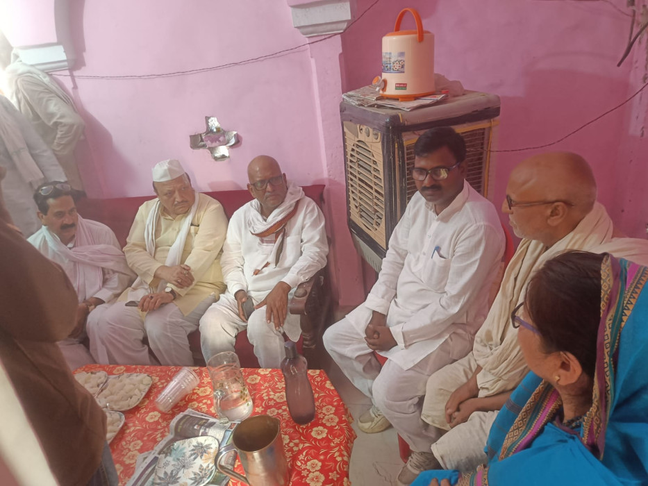 कुसुम तिवारी के घर पहुंचे कांग्रेस प्रदेश अध्यक्ष अजय राय, व्यक्त की शोक संवेदना