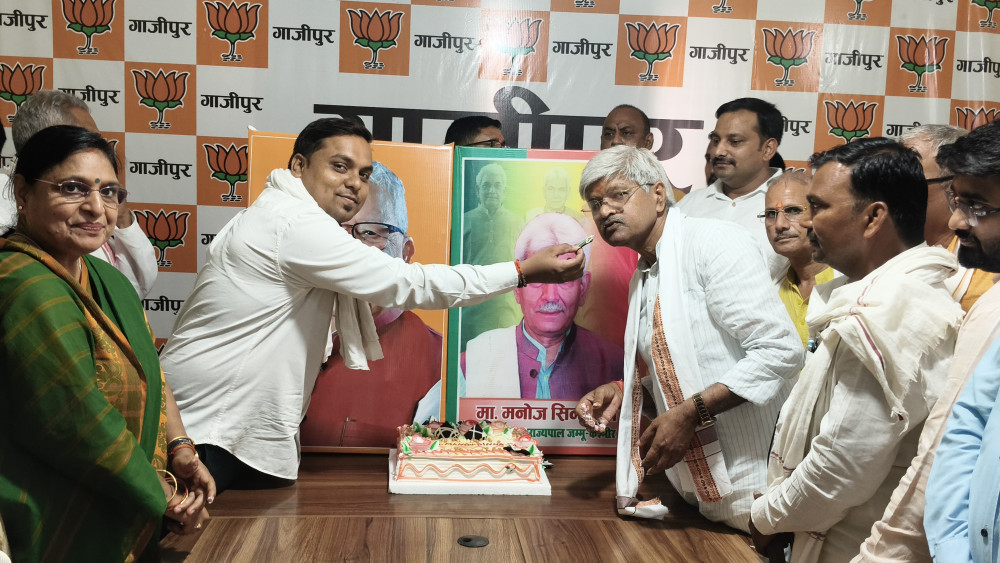 उपराज्यपाल और पूर्व राज्यपाल का मनाया गया जन्मदिन