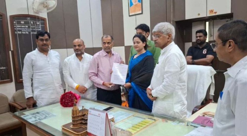 जिला पंचायत अध्‍यक्ष सपना सिंह ने प्रशासक के रुप में किया सम्भाला कार्यभार
