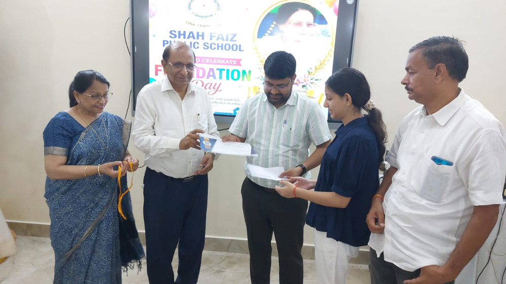 सईदा फैज को याद कर शाह फैज पब्लिक स्कूल में मनाया गया 42वां स्थापना दिवस