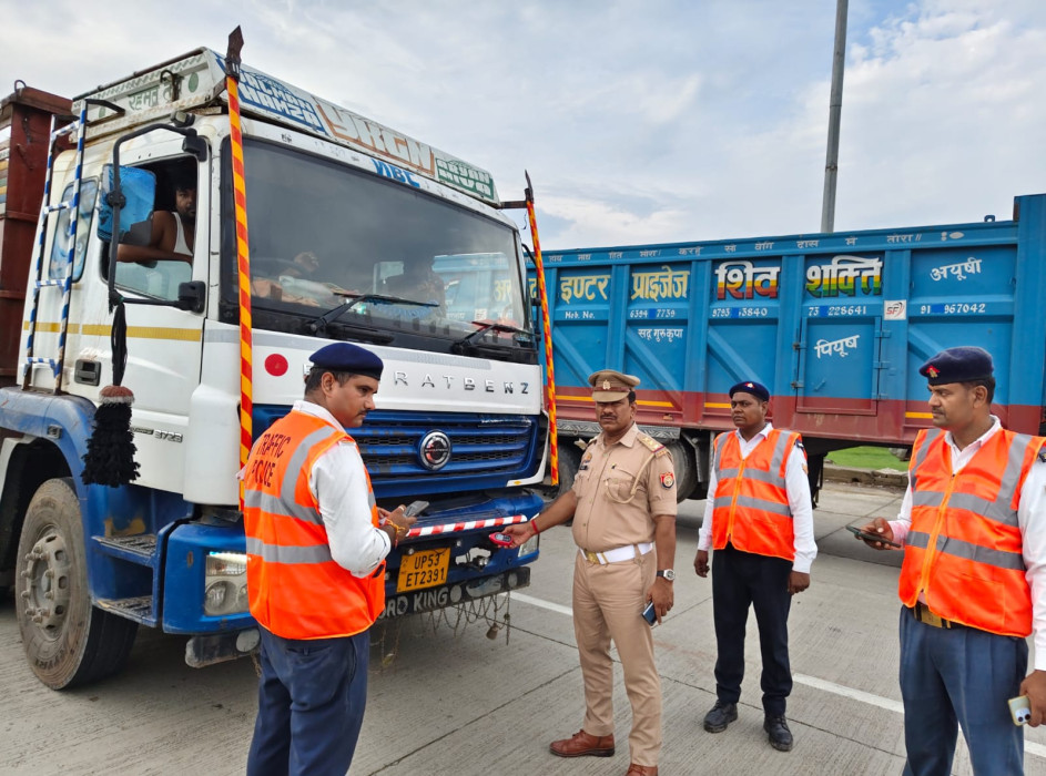 टोल प्लाजा पर वाहन चेकिंग अभियान: 134 वाहनों का चालान, ₹3.15 लाख का जुर्माना