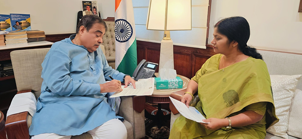 ग्रीनफील्ड एक्सप्रेसवे परियोजना को शीघ्र शुरू कराने के लिए सांसद डॉ. संगीता बलवंत ने केंद्रीय मंत्री नितिन गडकरी से किया आग्रह