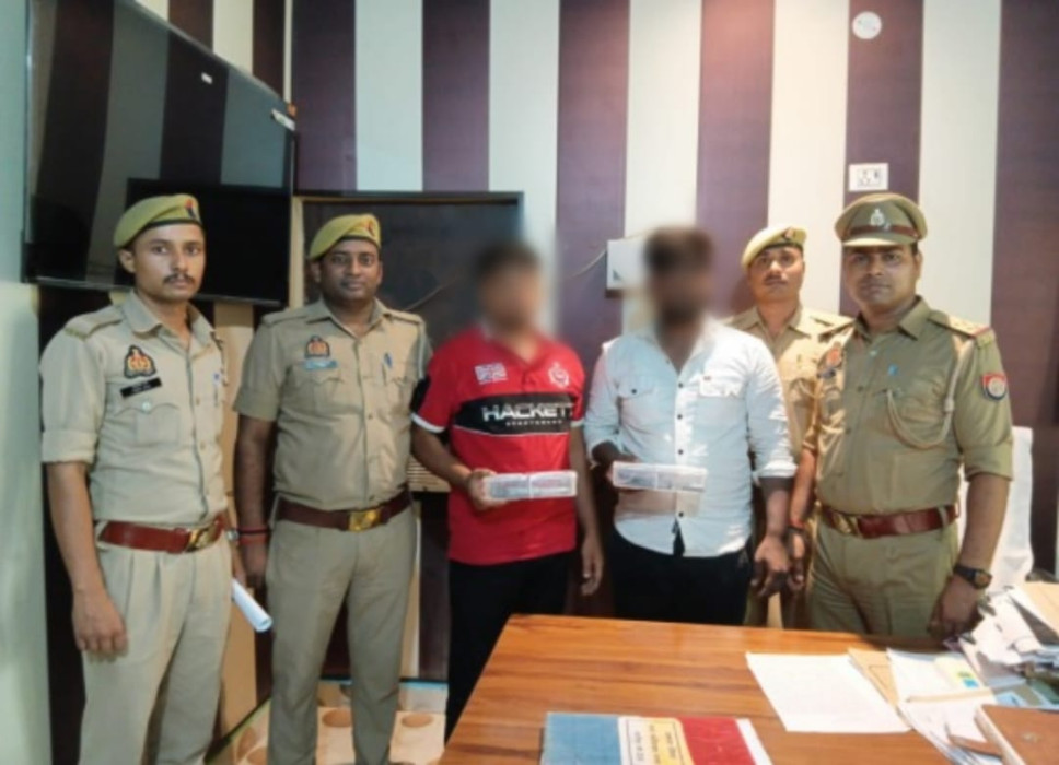 कासिमाबाद पुलिस ने दो वांछित अभियुक्तों को अवैध असलहे के साथ किया गिरफ्तार