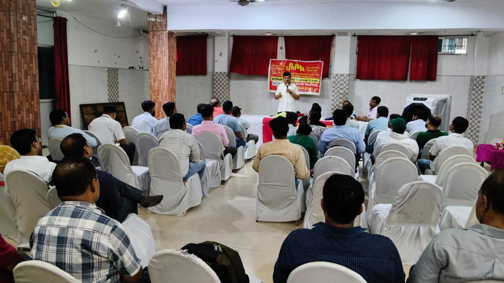 दवा प्रतिनिधियों ने उठाई कर्मचारी विरोधी नीतियों के खिलाफ आवाज