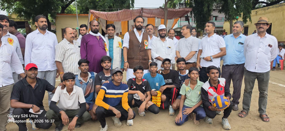 जनपदीय वॉलीबॉल प्रतियोगिता में नंदगंज और महुआबाग की टीमों का दबदबा