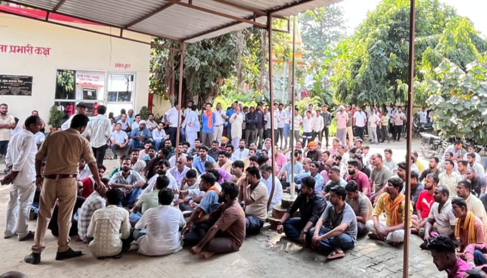 आक्रोशित व्यापारियों ने बाजार बंद कराया